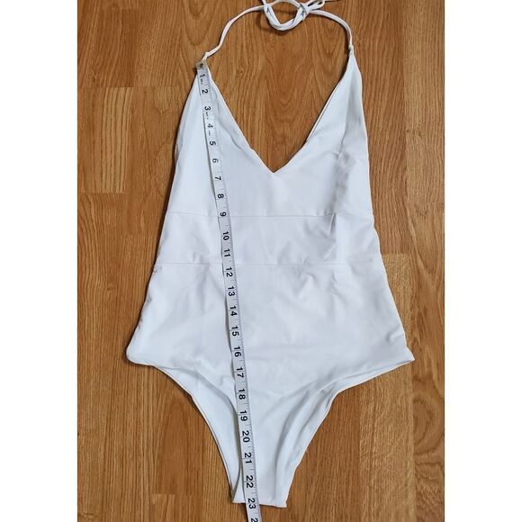 Tavik Chase One Piece Swimsuit sz Small in White - Picture 10 of 13